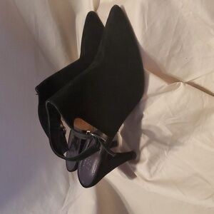 Bleeker and Bond Raakel Suede Mules SZ 10